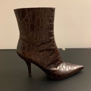 🔥NWOT — Nine West faux crocodile ankle boots